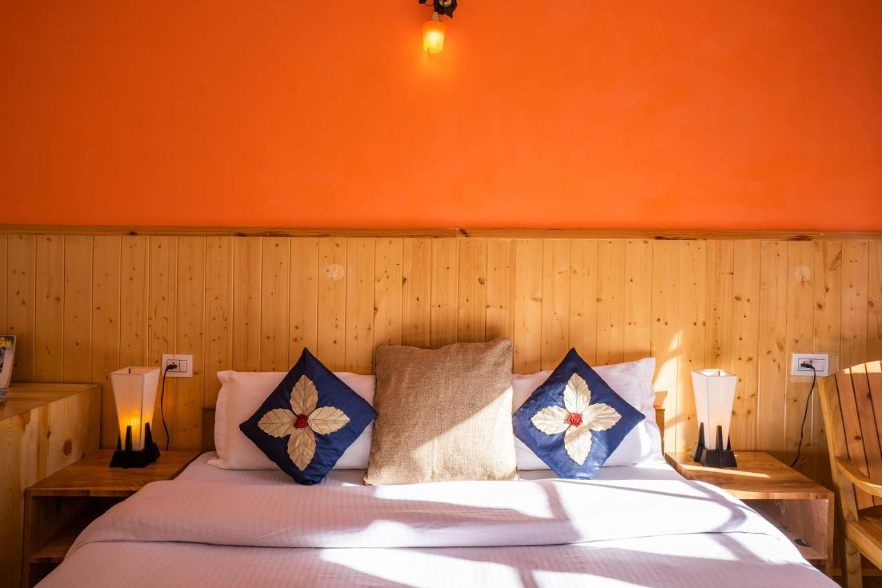Rainbow Hostelier Лех Екстериор снимка