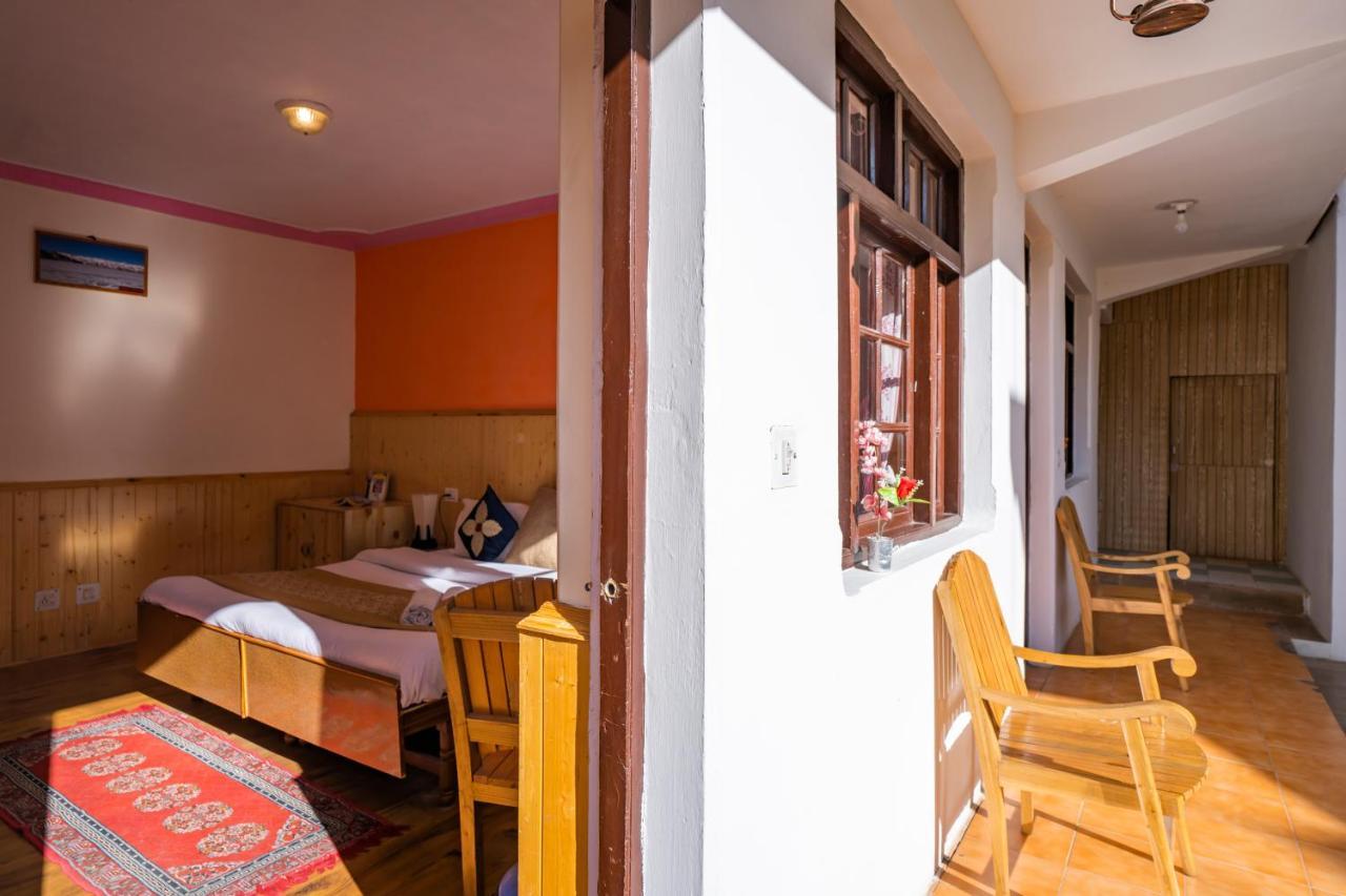 Rainbow Hostelier Лех Екстериор снимка