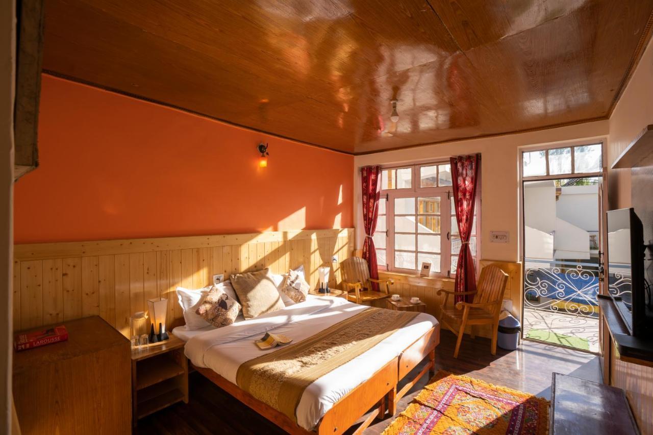 Rainbow Hostelier Лех Екстериор снимка