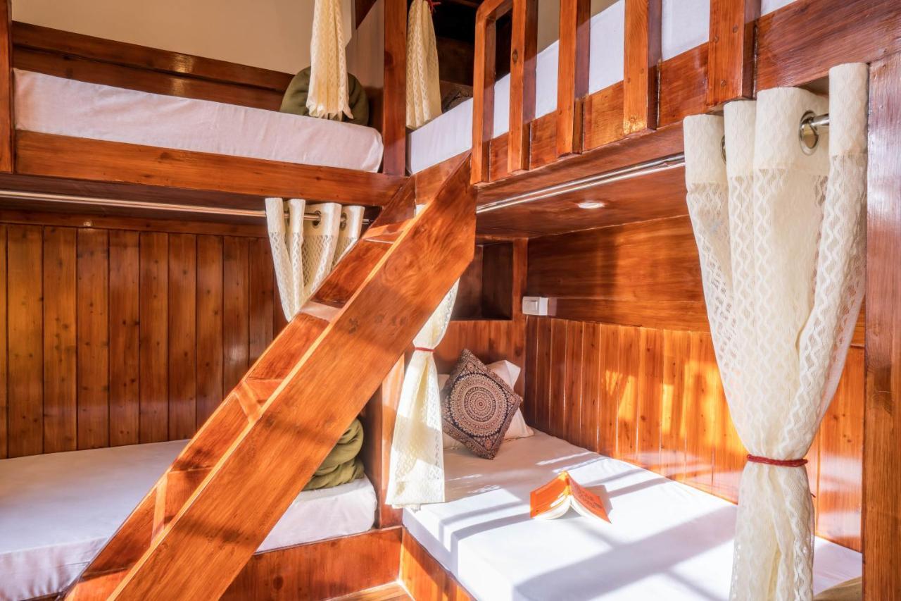 Rainbow Hostelier Лех Екстериор снимка