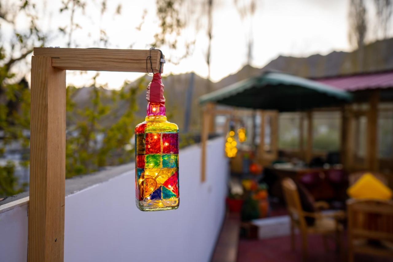 Rainbow Hostelier Лех Екстериор снимка