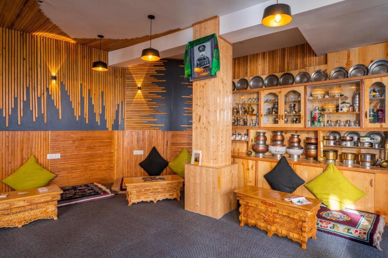 Rainbow Hostelier Лех Екстериор снимка
